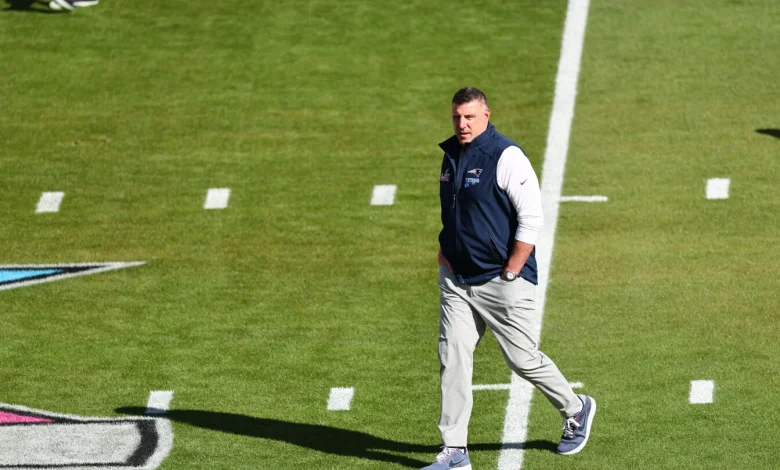 Mike Vrabel emerges unscathed, for now, after resignation of Dianna Russini