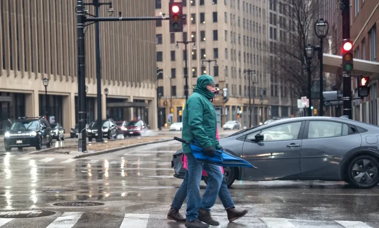 Mix of rain and snow forecast Monday as wet weather lingers in Milwaukee