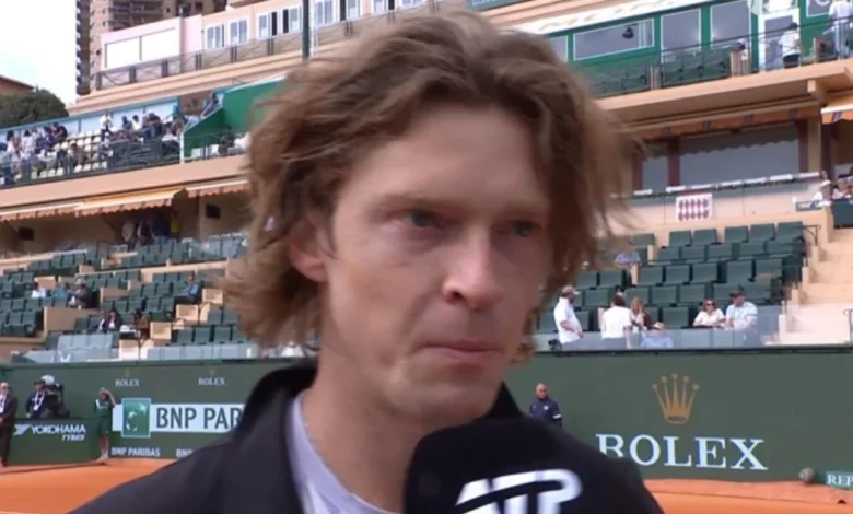 Monte Carlo Masters star sparks concern after taking 'horse dose' of medicine during match