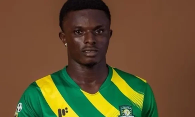 Muere un futbolista de Primera división de Ghana tras un asalto a mano armada al autobús del equipo