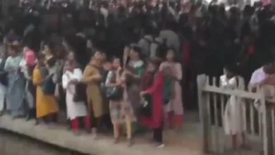 Mumbai Local Train Update: Central Line Services Running 25-30 Minutes Late; Platforms Overcrowded (Watch...