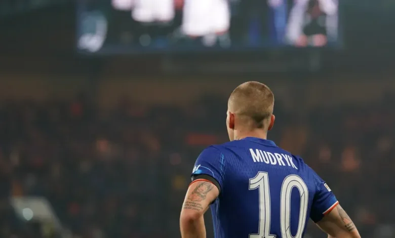 Mykhailo Mudryk rented out the pitch at Uxbridge FC for training