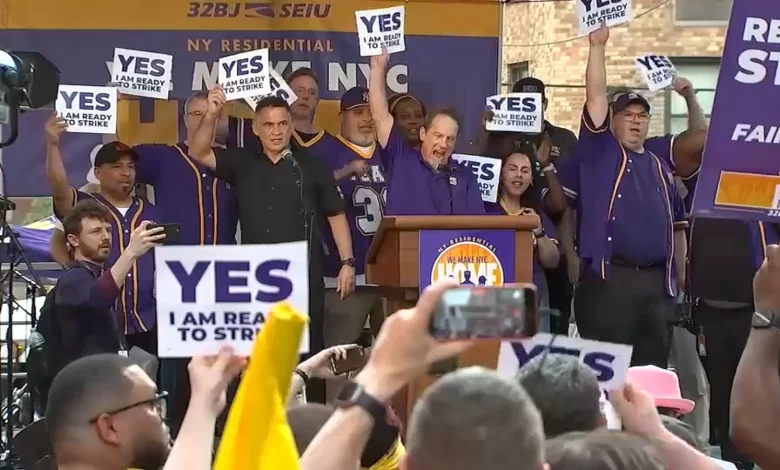 NYC building workers with 32BJ reach agreement with Realty Advisory Board to avert strike