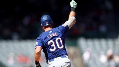 Nathaniel Lowe starts for Reds vs. Rangers in return to Texas