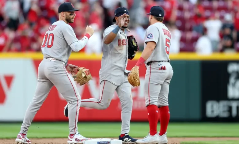 New Red Sox infielder soaks in debut, explains taking franchise legend’s number