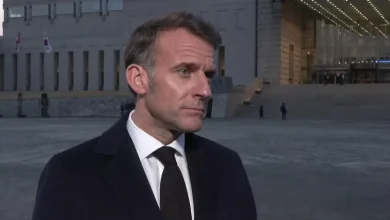 «Ni élégants ni à la hauteur» : Emmanuel Macron réagit aux propos de Donald Trump sur son couple