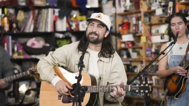 Noah Kahan: Tiny Desk Concert