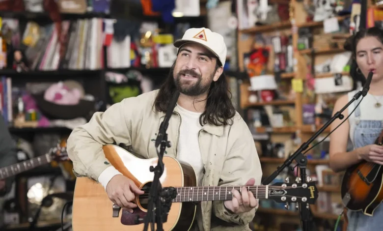 Noah Kahan: Tiny Desk Concert