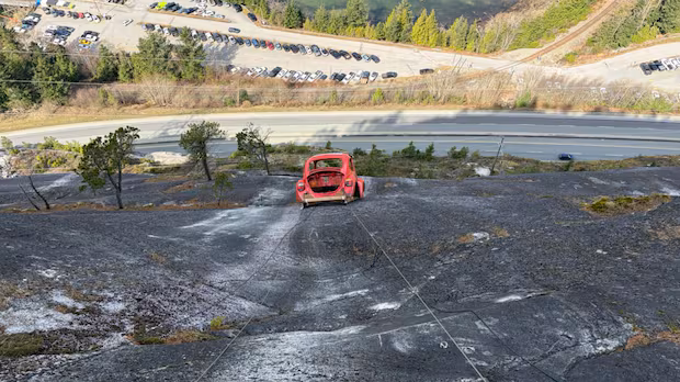 Officials working to remove car suspended on Squamish rock face