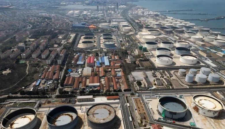 Oil prices rise after Trump threatens to block passage through Strait of Hormuz