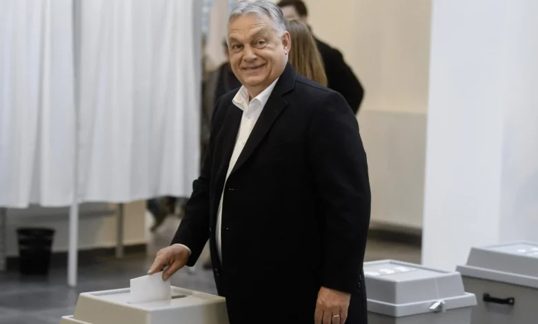 Orbán Viktor és Gulyás Gergely szerint a magas részvétel arány a Fidesznek kedvez, kár, hogy a történelem cáfolja ezt