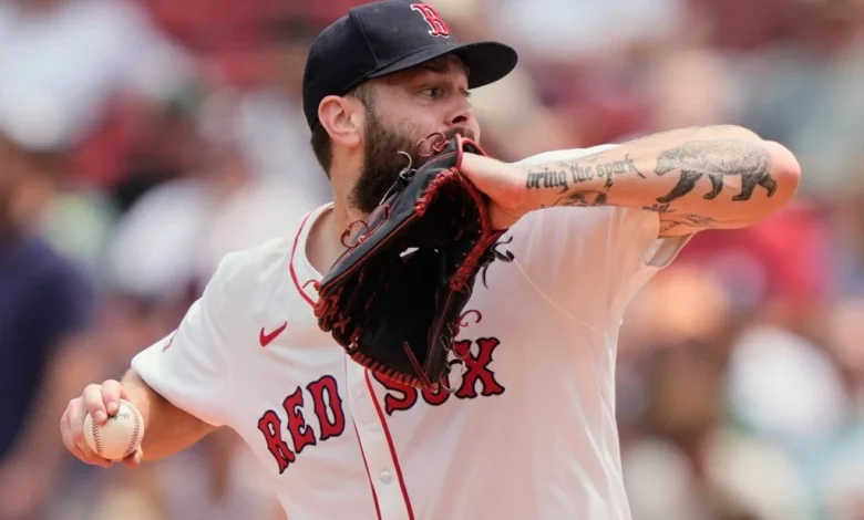 Padres sign free-agent starter Lucas Giolito