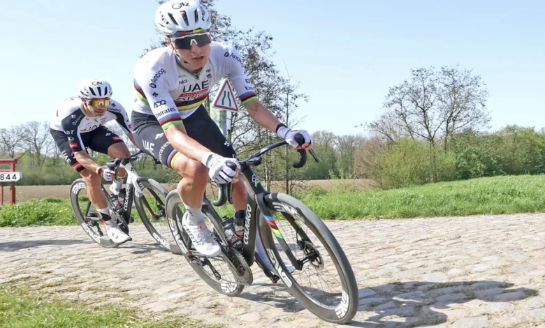 Paris-Roubaix: Pogacar, sous les pavés, la gloire ?