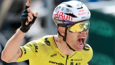 Paris-Roubaix | Wout Van Aert l’emporte devant Tadej Pogačar