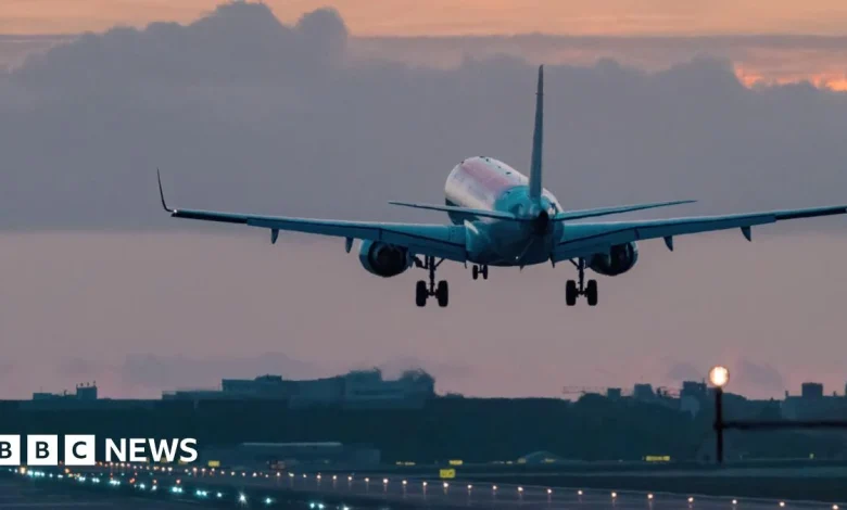 Passenger plane cleared Luton runway just 4m above ground