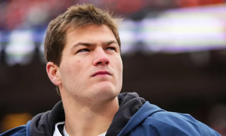 Patriots QB Drake Maye shaves head, says injured shoulder 'shouldn't be an issue'