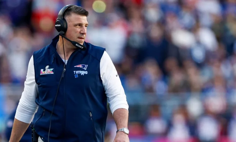 Patriots coach Mike Vrabel and NFL reporter Dianna Russini say photos of them at Arizona hotel are misleading