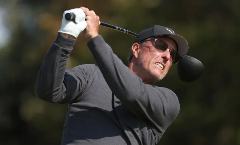 Phil Mickelson withdraws from Masters over family health matter
