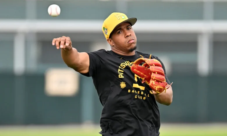 Pirates Outright Enmanuel Valdez - MLB Trade Rumors