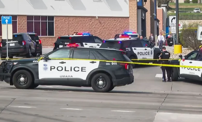 Police fatally shoot attempted kidnapper with knife at Omaha Walmart
