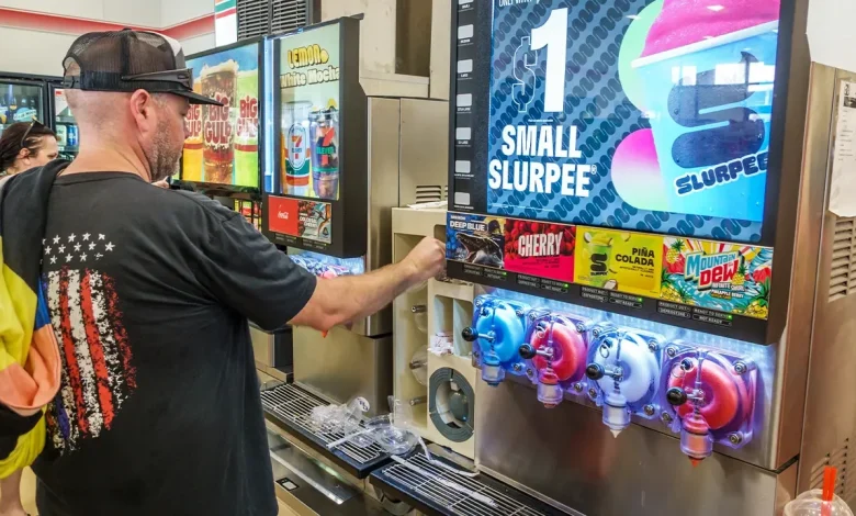 Popular convenience store chain to close hundreds of stores