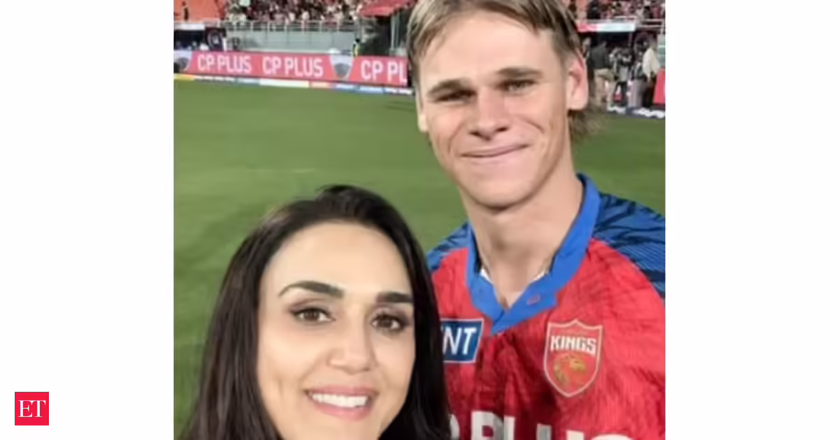 Preity Zinta's requests Australian player Cooper Connolly to chant 'Jai Bajrangbali'; Watch video