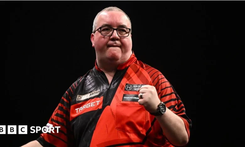 Premier League Darts LIVE: Michael van Gerwen vs Stephen Bunting - scores, results & updates