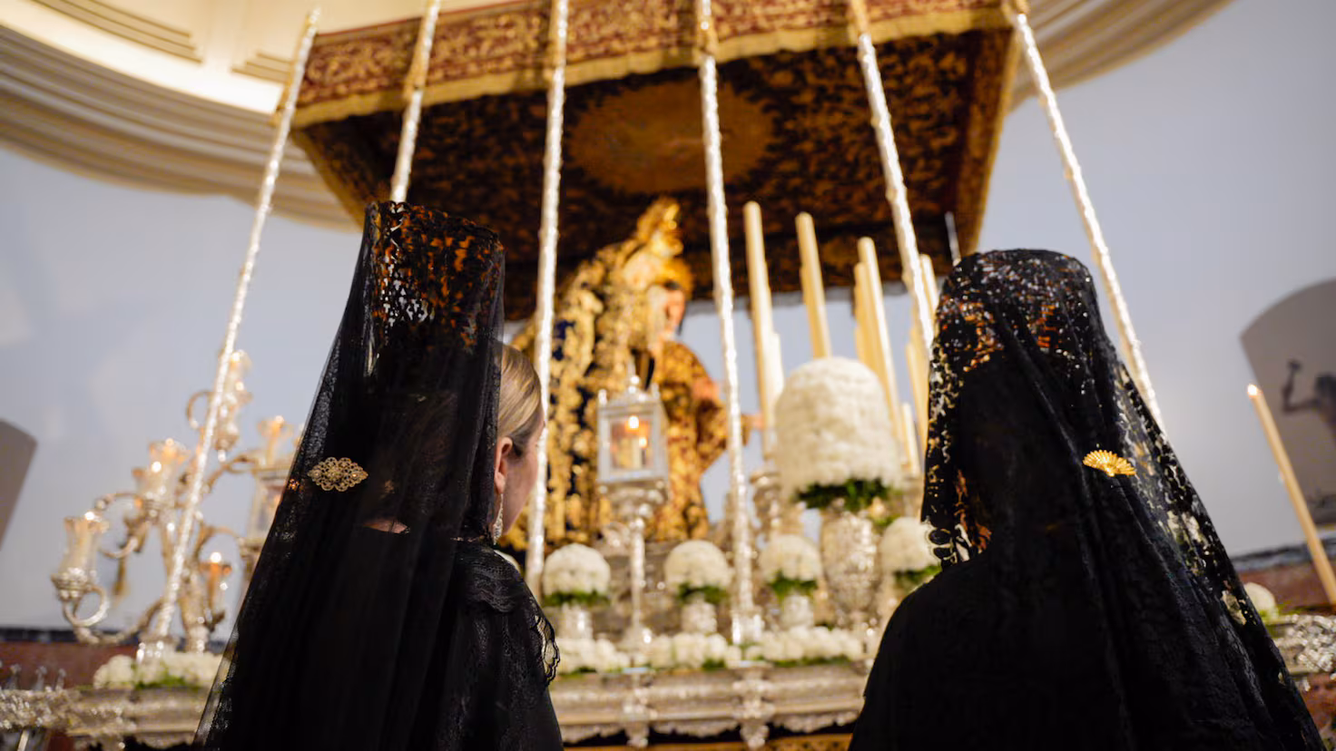 Procesiones de Semana Santa hoy, Viernes Santo, en Madrid, Sevilla y Málaga: horarios, recorridos y cortes