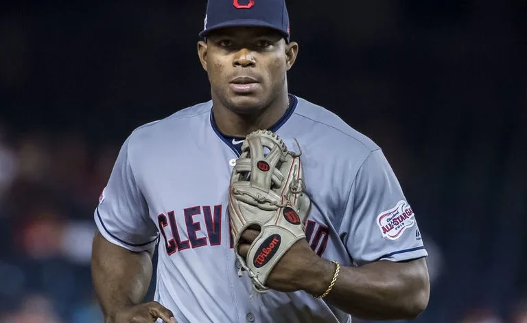 Puig signs with Toronto Maple Leafs baseball team