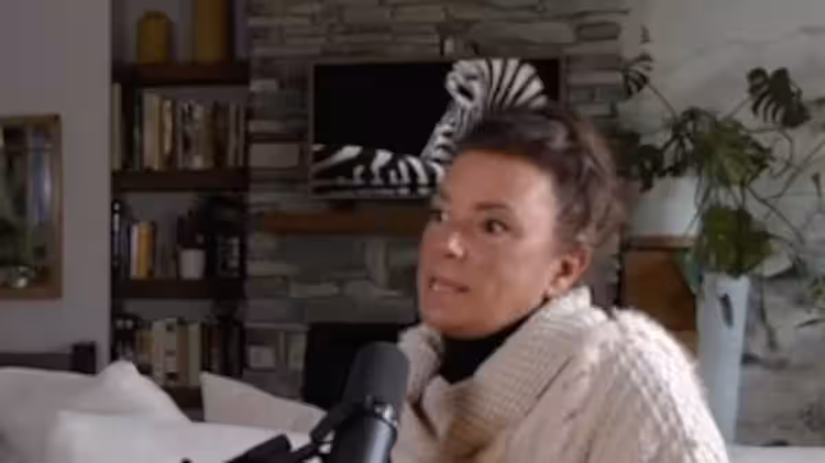 «Quand Louis T s’est dévoilé, il a sauvé ma vie», confie la comédienne Rachel Fontaine qui a été diagnostiquée autiste invisible à l’âge de 40 ans