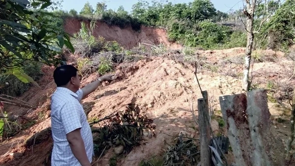 Reconstruction urgente nécessaire pour le village d'A Dieu touché par un glissement de terrain.