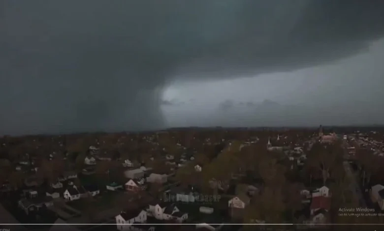 Reported tornado in Lena, Illinois, west of Rockford causes extensive damage; sheriff says town shut down