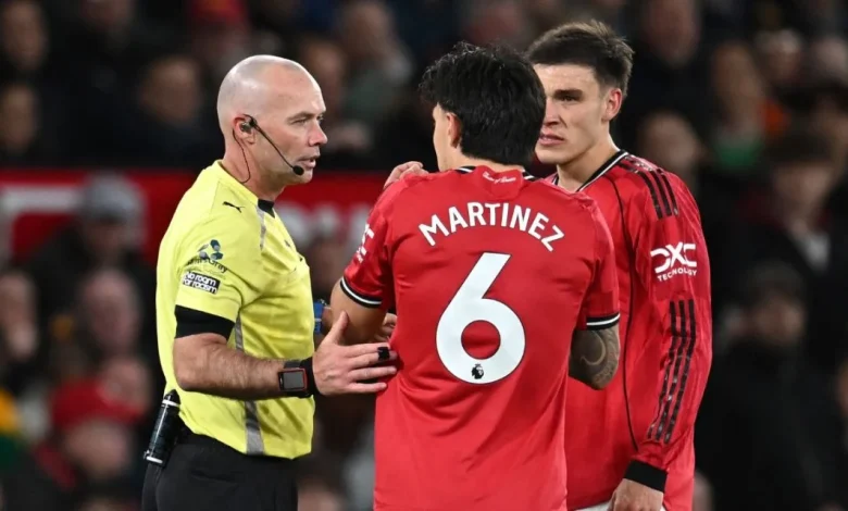 Roja a Lisandro Martínez: expulsión y polémica en el United