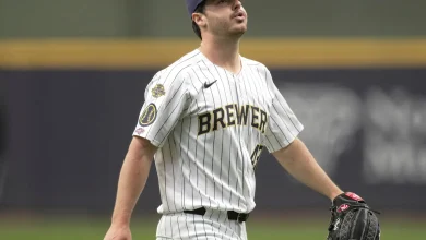 Royals 8, Brewers 2: KC blows it open, Sal Frelick leaves injured