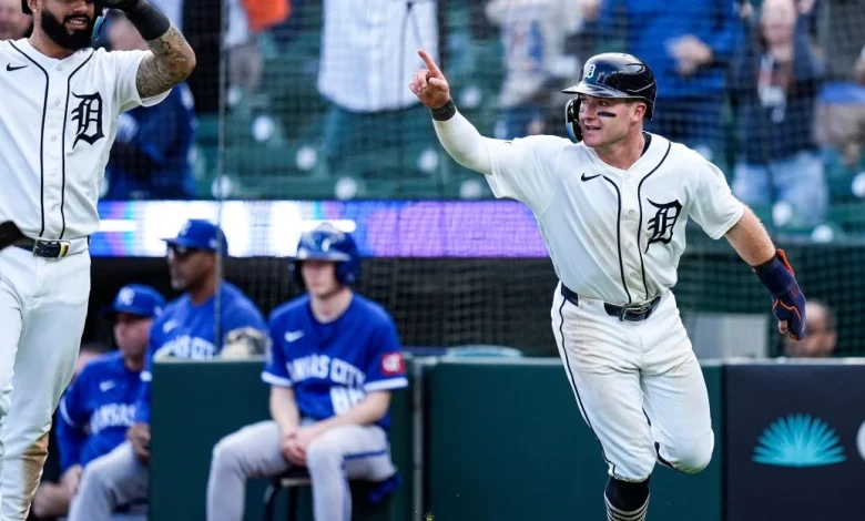 Royals lose a heartbreaker to Tigers, 10-9