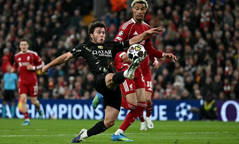 😩 Salah replaces him! Reds star stretchered off