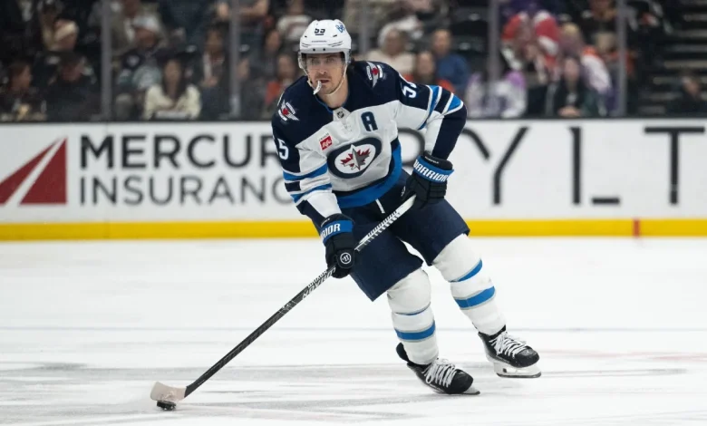 Scheifele sets Jets 2.0 scoring record with 101st point
