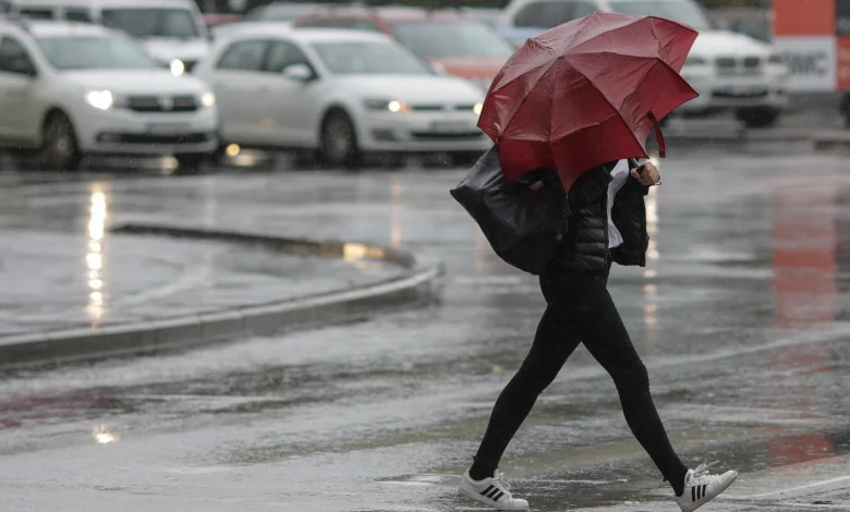 Schimbare bruscă a vremii, cu ploi și ninsori la munte. Cât va dura noul episod de frig de săptămâna viitoare și cum va fi de Paște