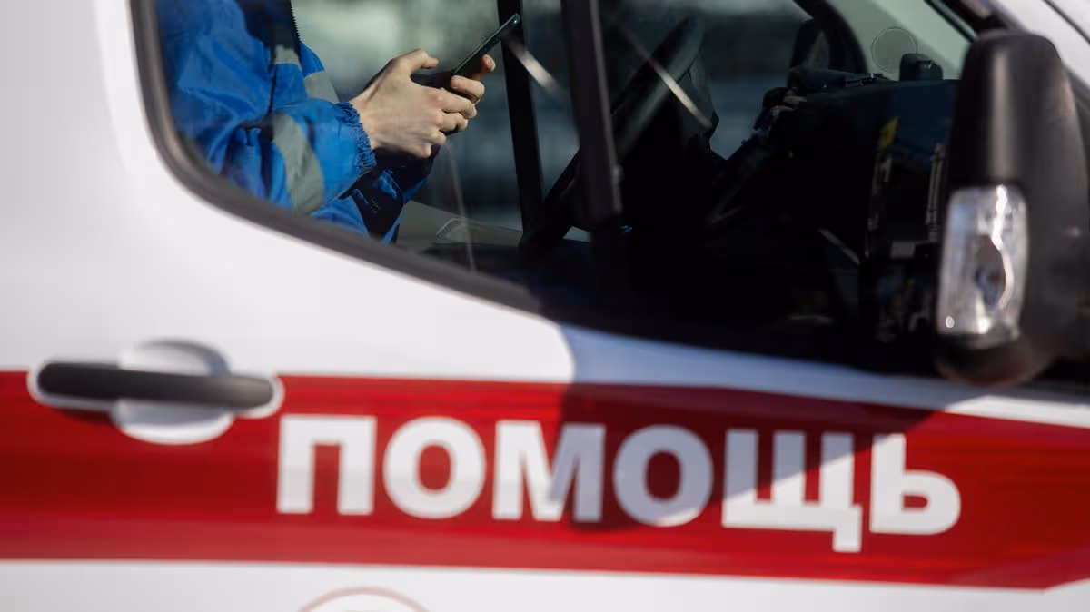 Schoolchildren 'poisoned' after 200 'began vomiting at desks' as 600 quarantined