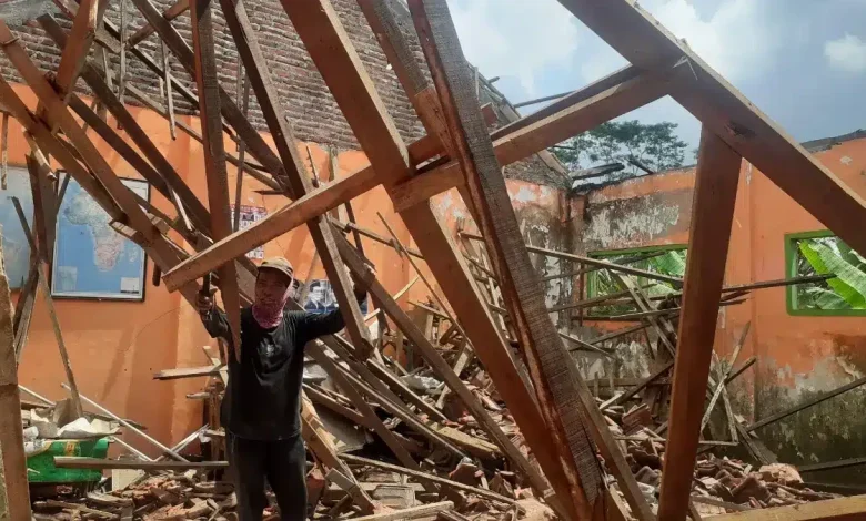 Séisme de magnitude 4,9 : deux villages touchés, au moins 20 blessés, et des habitants qui refusent de rentrer chez eux