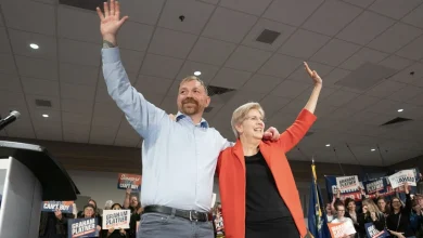 Sen. Elizabeth Warren rallies with Graham Platner in Maine's heated Democratic Senate primary