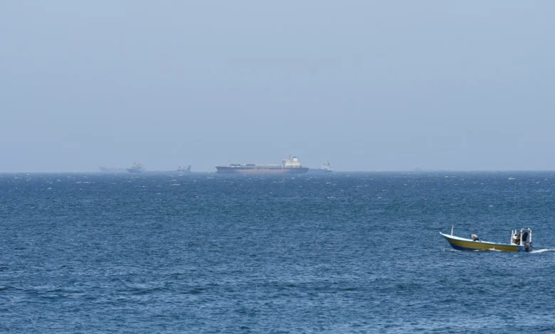 Ships Begin to Cross Strait of Hormuz