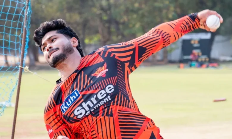 Shivang Kumar debuts for SRH; unchanged KKR bowl