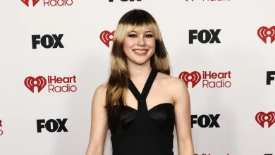 Singer Laufey and Olympian Alysa Liu Dress as '60s Bombshells for Viral TikTok Dance