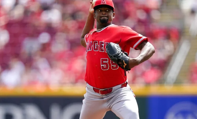 Sliders, Soriano’s sinkers and split-finger trash balls. Plus: Baseball card of the week