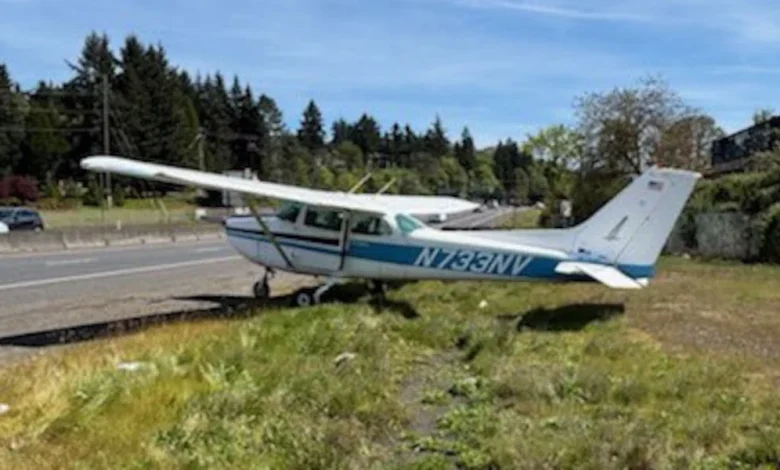 Small plane makes emergency landing on Hwy 14 in Vancouver