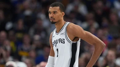 Spurs' Victor Wembanyama exits vs. 76ers with rib contusion