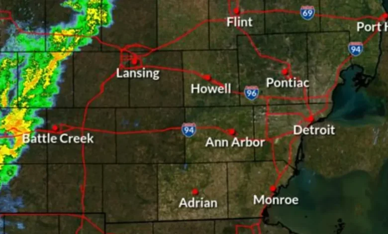 Storms move into SE, SW Michigan with low chance of tornado