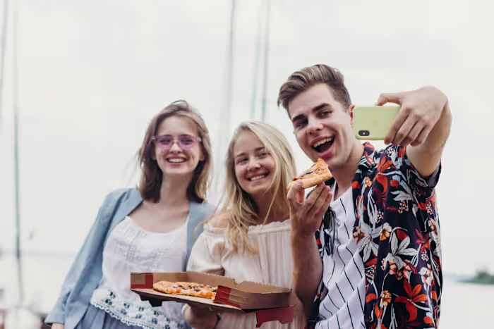 📸 Submit a photo with your sibling for National Siblings Day!