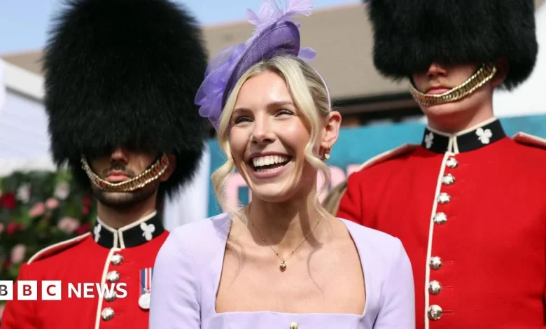 Sun shines on Grand National Ladies Day's stunning style